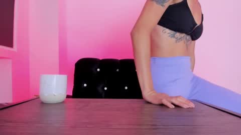 Mia Lenox online show from February 20, 4:39 am