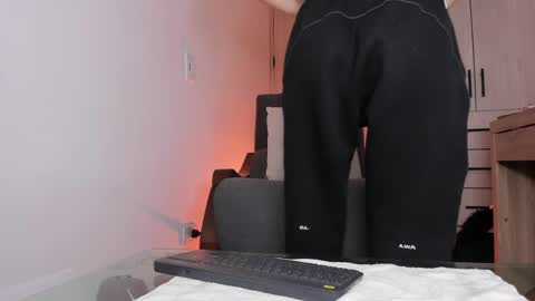 Mia Lenox online show from April 28, 10:26 pm