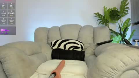 Mia Fernandez online show from June 20, 2:09 pm
