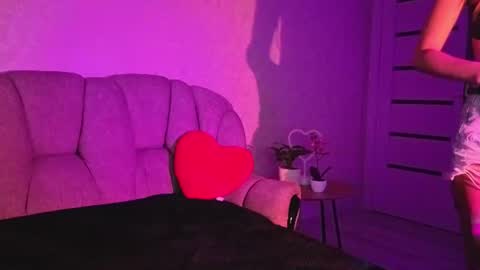 Snapshot of mialuxi chatting on July 21, 7:05 pm llluxi94739 online show from July 21, 7:05 pm