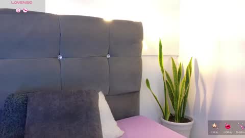 Snapshot of miamackleyn_ chatting on May 16, 6:07 pm MIA online show from May 16, 6:07 pm