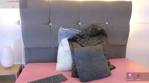 Snapshot of miamackleyn_ chatting on May 25, 12:55 pm MIA online show from May 25, 12:55 pm