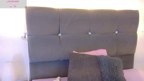 Snapshot of miamackleyn_ chatting on May 26, 12:45 pm MIA online show from May 26, 12:45 pm