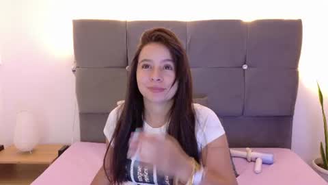 Snapshot of miamackleyn_ chatting on June 15, 1:46 pm MIA online show from June 15, 1:46 pm