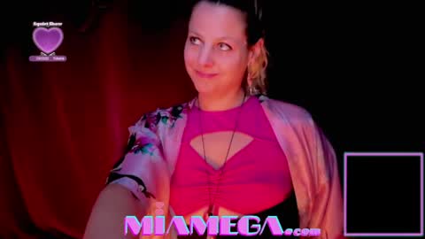 Snapshot of miamega chatting on April 16, 10:56 pm Mia online show from April 16, 10:56 pm
