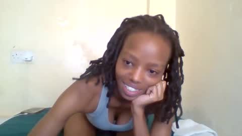 Snapshot of miami_muffin chatting on June 8, 10:32 pm Muffin online show from June 8, 10:32 pm