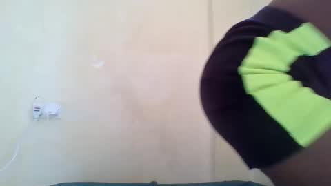 Snapshot of miami_muffin chatting on June 10, 10:36 am Muffin online show from June 10, 10:36 am