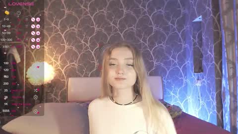 Mia online show from February 10, 5:17 pm