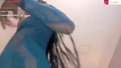 Mia  online show from March 5, 3:29 pm