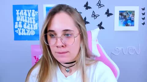 Snapshot of miamilas chatting on December 23, 8:00 am miamilas online show from December 23, 8:00 am