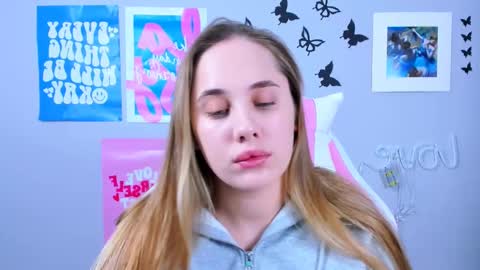 Snapshot of miamilas chatting on December 25, 4:33 am miamilas online show from December 25, 4:33 am