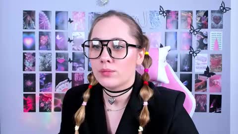 Snapshot of miamilas chatting on March 4, 7:51 am miamilas online show from March 4, 7:51 am