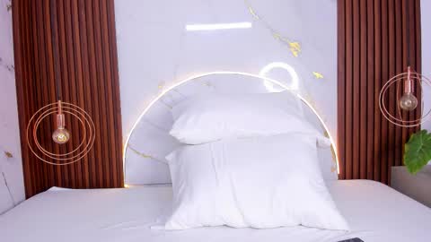 Mia  online show from February 21, 4:24 am