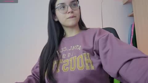 Snapshot of miamillerr_28 chatting on May 13, 6:44 am Mia online show from May 13, 6:44 am