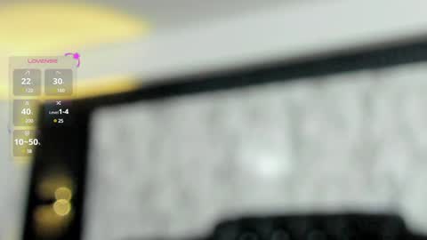 Snapshot of miamontoya chatting on January 22, 3:40 pm Mia -5 7001400 Follow online show from January 22, 3:40 pm