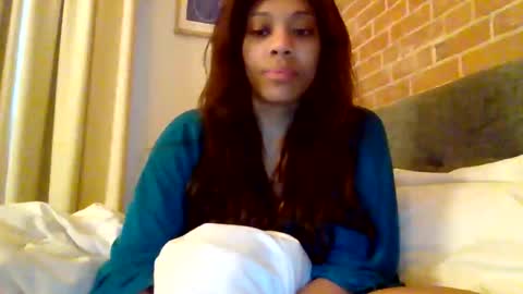 MiaMuffn online show from May 3, 12:22 pm