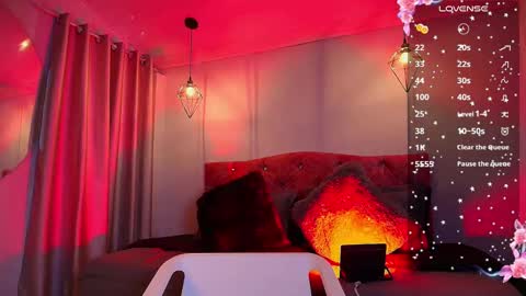 Snapshot of miaoconell chatting on October 8, 9:23 pm miaoconell online show from October 8, 9:23 pm