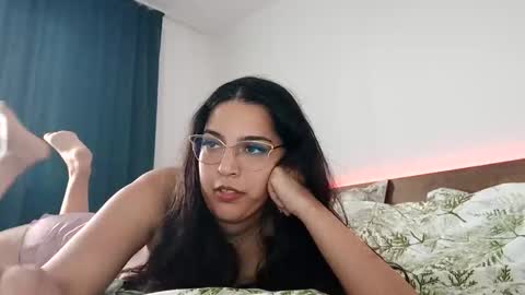 Snapshot of miareys chatting on October 15, 7:30 am miareys online show from October 15, 7:30 am
