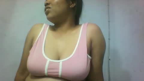 miarii online show from December 20, 5:42 pm