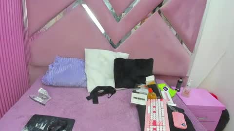 Miarose 69 online show from June 18, 12:00 am