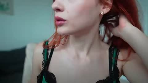 Snapshot of miarouge_me chatting on July 7, 4:48 am Mia online show from July 7, 4:48 am
