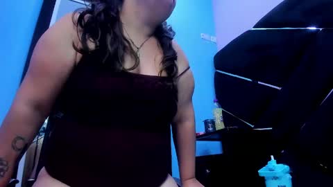Snapshot of miarous69 chatting on May 6, 10:15 pm MiaRouse online show from May 6, 10:15 pm
