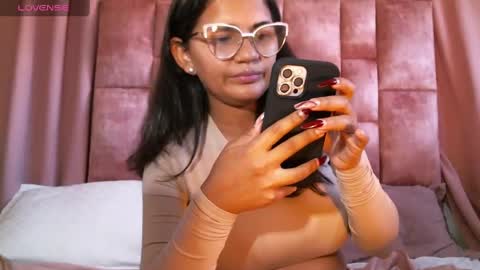 Snapshot of miasandoval_22 chatting on January 10, 9:10 pm miasaandovaal 22 online show from January 10, 9:10 pm