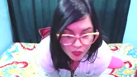 Snapshot of miasantana30 chatting on June 6, 11:04 am mia online show from June 6, 11:04 am