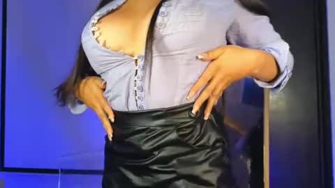 Snapshot of miasavagex18 chatting on February 2, 7:41 am MiaHancock online show from February 2, 7:41 am