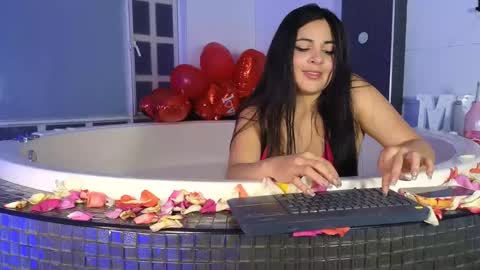 Snapshot of miasavagex18 chatting on February 18, 5:53 am MiaHancock online show from February 18, 5:53 am