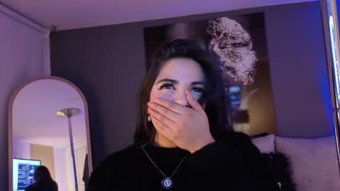 Snapshot of miasavagex18 chatting on September 17, 1:51 am MiaHancock online show from September 17, 1:51 am