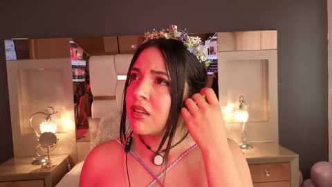 Snapshot of miasavagex18 chatting on November 17, 10:26 pm MiaHancock online show from November 17, 10:26 pm