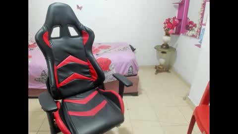 Snapshot of miasexi_hot11 chatting on April 22, 10:55 pm miasexi_hot11 online show from April 22, 10:55 pm