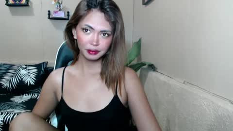 Snapshot of miasexxie chatting on July 7, 12:02 am mia online show from July 7, 12:02 am