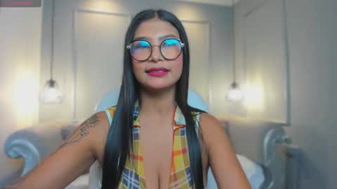 Mia  online show from March 4, 3:01 am