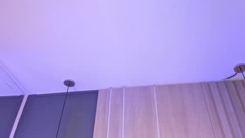 Mia online show from December 4, 5:54 pm