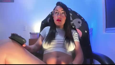 Mia online show from May 2, 10:09 am