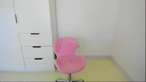 miastripdance online show from September 29, 9:58 am