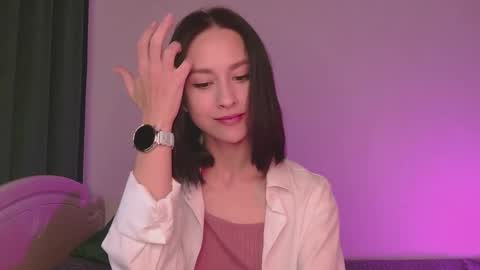 Mia online show from September 16, 8:48 am