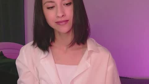 Mia online show from September 18, 9:00 am