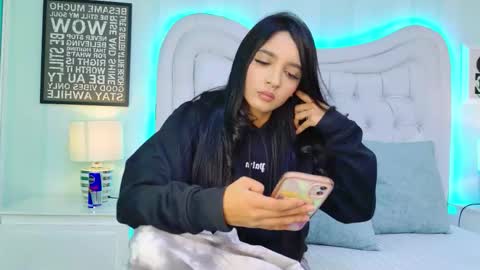 Snapshot of miasweetth chatting on October 9, 8:29 pm Mia Sweetth online show from October 9, 8:29 pm