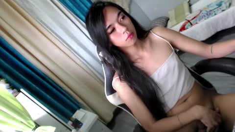 Snapshot of miatrixs chatting on January 2, 11:27 pm Mia online show from January 2, 11:27 pm