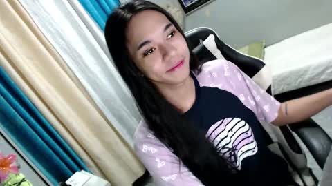 Snapshot of miatrixs chatting on January 7, 7:28 pm Mia online show from January 7, 7:28 pm