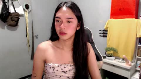 Mia online show from March 9, 6:34 pm