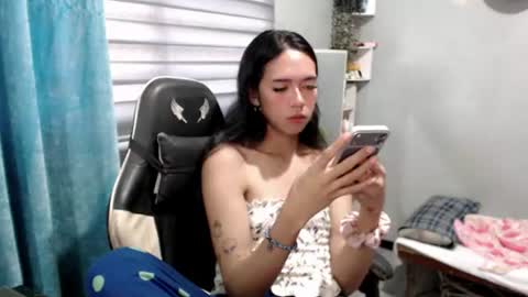 Mia online show from June 24, 9:58 pm