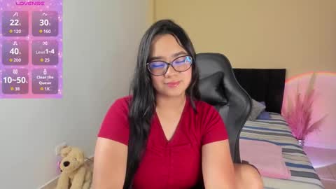 Snapshot of miavarela_ chatting on October 19, 4:24 am Mia Varela online show from October 19, 4:24 am