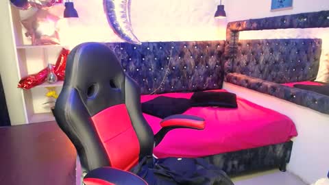 mia online show from September 17, 5:36 pm