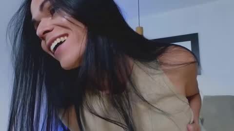 Snapshot of miavero chatting on January 27, 3:18 pm Mia online show from January 27, 3:18 pm