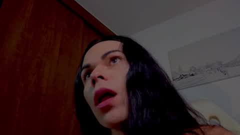 Snapshot of miavero chatting on October 4, 2:04 pm Mia online show from October 4, 2:04 pm