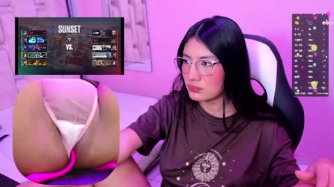 Snapshot of miavoss_ chatting on January 19, 4:44 am mia online show from January 19, 4:44 am